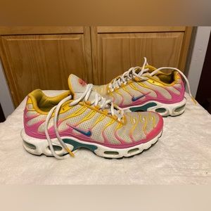 Nike Women’s Air Max Plus “White Tropical Twist”